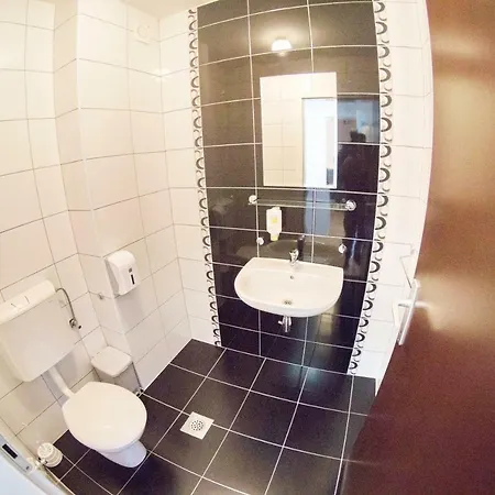 Apartman Centar 2 *